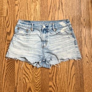 American Eagle Rigid Denim Shorts Light Wash distressed Size 4